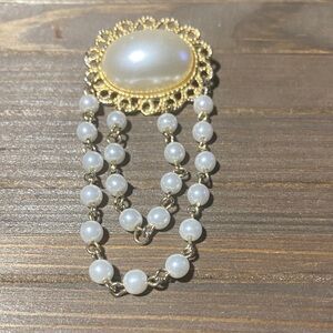 Vintage Inspired Gold Tone and Pearl Chain Brooch